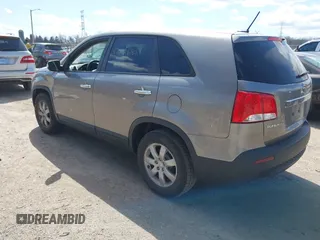 2011 Kia Sorento LX with VIN 5XYKTCA1XBG032086, listed as a IAAI auction lot 42026859 with 177,449 mi miles. Bid and sale history available at carsss.com. Image 3.