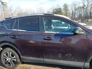 2016 Toyota RAV4 LE with VIN 2T3BFREV5GW516232, listed as a IAAI auction lot 41406075 with 62,333 mi miles. Bid and sale history available at carsss.com. Image 13.