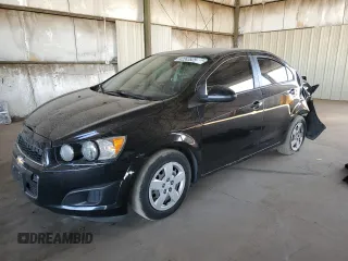 2016 Chevrolet Sonic LS z VIN 1G1JA5SH6G4185877, wystawiony jako Copart lot #42243525 z przebiegiem 117 903 mil mil oraz Szkoda całkowita • Salvage title. Historia ofert i sprzedaży dostępna na DreamBid. Obrazek 1.