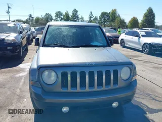 2013 Jeep Patriot Latitude with VIN 1C4NJPFB7DD254744, listed as a IAAI auction lot 40540820 with 129,465 mi miles and . Bid and sale history available at carsss.com. Image 12.
