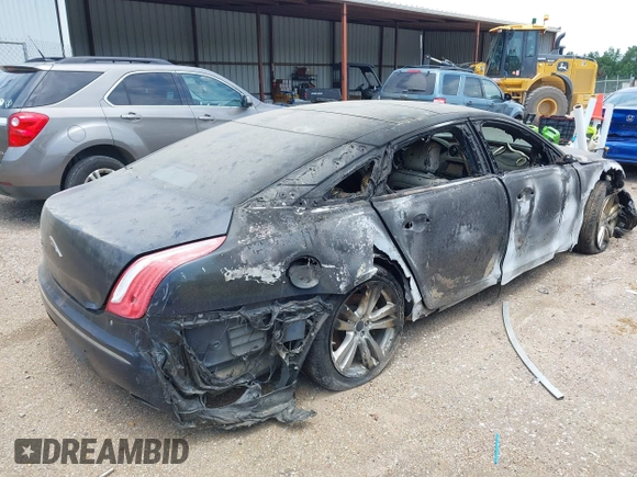 2011 Jaguar XJ XJL с VIN SAJWA2GBXBLV17528, выставлен на аукционе IAAI как лот 42423738 с пробегом Не указан миль и . История ставок и продаж доступна на DreamBid. Изображение 4.