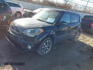 2013 Kia Soul ! with VIN KNDJT2A6XD7539247, listed as a IAAI auction lot 41452416 with 378,887 mi miles. Bid and sale history available at carsss.com. Image 17.