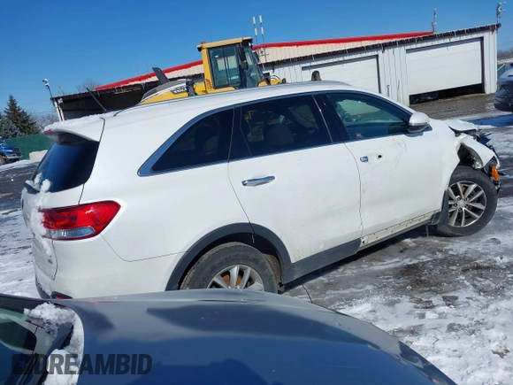 2017 Kia Sorento LX with VIN 5XYPG4A33HG268217, listed as a IAAI auction lot 41595753 with 1 mi miles. Bid and sale history available at carsss.com. Image 4.