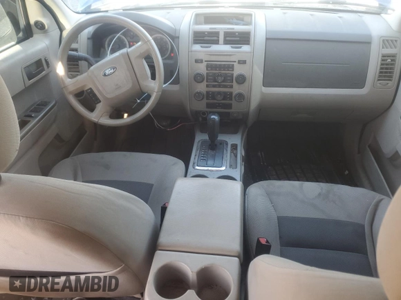 2008 Ford Escape XLT z VIN 1FMCU93108KA72659, wystawiony jako Copart lot #53338955 z przebiegiem 230 685 mil mil oraz Szkoda całkowita • Salvage title. Historia ofert i sprzedaży dostępna na DreamBid. Obrazek 8.