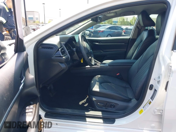 2021 Toyota Camry SE Nightshade with VIN 4T1G11AK9MU421484, listed as a IAAI auction lot 42116813 with 13,696 mi miles and . Bid and sale history available at carsss.com. Image 5.