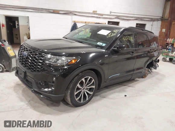 2025 Ford Explorer ST-Line z VIN 1FMUK8KH5SGA50542, wystawiony jako IAAI lot #42023496 z przebiegiem 8 419 mil mil oraz . Historia ofert i sprzedaży dostępna na DreamBid. Obrazek 20.