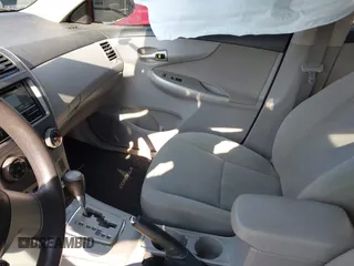 2013 Toyota Corolla L с VIN 5YFBU4EE2DP169733, выставлен на аукционе IAAI как лот 42300007 с пробегом 86 022 миль миль и . История ставок и продаж доступна на DreamBid. Изображение 5.