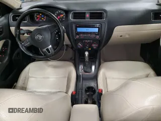 2011 Volkswagen Jetta Sedan SE with VIN 3VWDX7AJXBM342632, listed as a Copart auction lot 88998885 with 184,877 mi miles and Salvage Title. Bid and sale history available at carsss.com. Image 8.