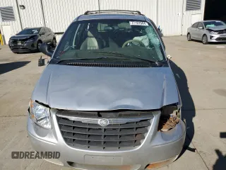2006 Chrysler Town & Country LWB Touring with VIN 2A4GP54L66R689045, listed as a Copart auction lot 77197064 with 301,778 mi miles and Salvage Title. Bid and sale history available at carsss.com. Image 5.