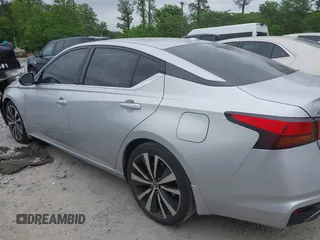 2020 Nissan Altima SR z VIN 1N4BL4CV5LN301259, wystawiony jako IAAI lot #42150709 z przebiegiem 52 512 mil mil oraz . Historia ofert i sprzedaży dostępna na DreamBid. Obrazek 14.
