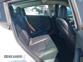 2023 Tesla Model 3 z VIN 5YJ3E1EA5PF401237, wystawiony jako IAAI lot #42520423 z przebiegiem 45 262 mil mil oraz . Historia ofert i sprzedaży dostępna na DreamBid. Obrazek 8.