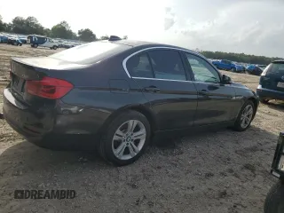2018 BMW 3 Series 330i xDrive with VIN WBA8D9G55JNU71401, listed as a Copart auction lot 60206935 with Not provided miles and Clean title. Bid and sale history available at DreamBid. Image 3.