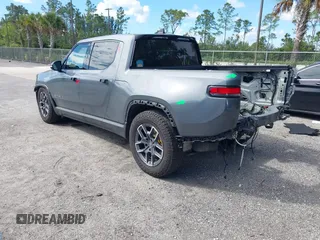 2022 Rivian R1T Launch Edition with VIN 7FCTGAAL9NN004060, listed as a IAAI auction lot 41637884 with 40,268 mi miles. Bid and sale history available at carsss.com. Image 3.