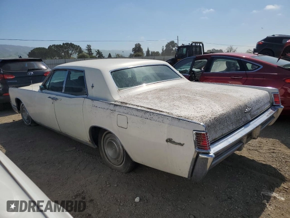 1968 Lincoln Continental with VIN 8Y82A846885, listed as a Copart auction lot 49415864 with 27,591 mi miles and Salvage Title. Bid and sale history available at DreamBid. Image 2.