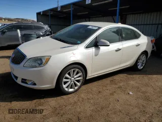 2015 Buick Verano Group z VIN 1G4PS5SK0F4183790, wystawiony jako Copart lot #47796315 z przebiegiem 108 390 mil mil oraz Szkoda całkowita • Salvage title. Historia ofert i sprzedaży dostępna na DreamBid. Obrazek 1.