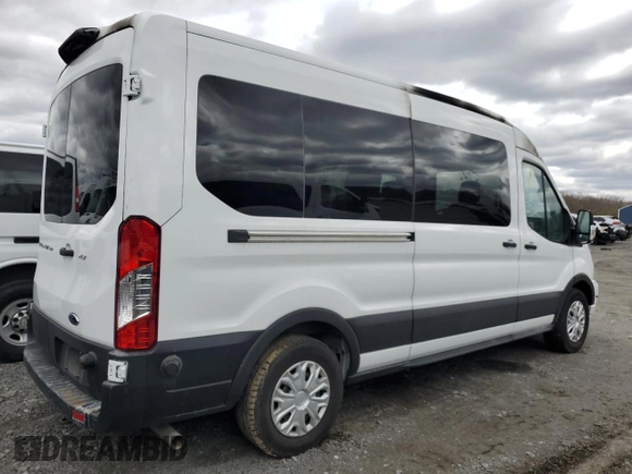 2024 Ford Transit Passenger XL with VIN 1FBAX2C84RKA73164, listed as a Copart auction lot 52085425 with 8,382 mi miles and Salvage Title. Bid and sale history available at carsss.com. Image 4.