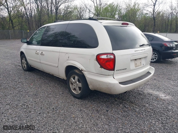 2006 Dodge Grand Caravan SXT with VIN 2D4GP44LX6R900332, listed as a IAAI auction lot 41915331 with 181,707 mi miles. Bid and sale history available at carsss.com. Image 3.
