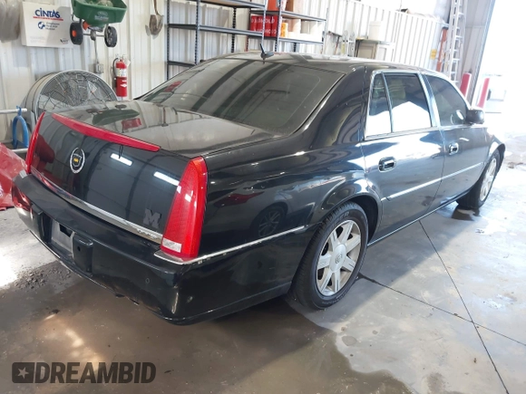 2006 Cadillac DTS 1SB z VIN 1G6KD57Y16U185783, wystawiony jako IAAI lot #41696044 z przebiegiem 198 193 mil mil oraz . Historia ofert i sprzedaży dostępna na DreamBid. Obrazek 4.