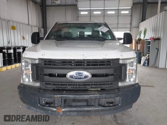 2017 Ford F-250 XL с VIN 1FDBF2A68HEC99835, выставлен на аукционе IAAI как лот 41574205 с пробегом 61 847 миль миль и . История ставок и продаж доступна на DreamBid. Изображение 12.