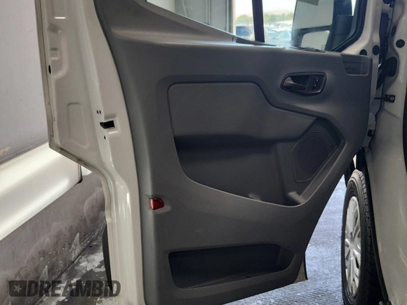 2018 Ford Transit with VIN 1FTYE1YM9JKB52270, listed as a IAAI auction lot 42714304 with 95,416 mi miles and . Bid and sale history available at DreamBid. Image 7.