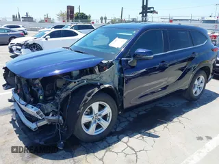 2022 Toyota Highlander LE with VIN 5TDZZRAH2NS550598, listed as a IAAI auction lot 42317212 with 42,102 mi miles and . Bid and sale history available at DreamBid. Image 19.