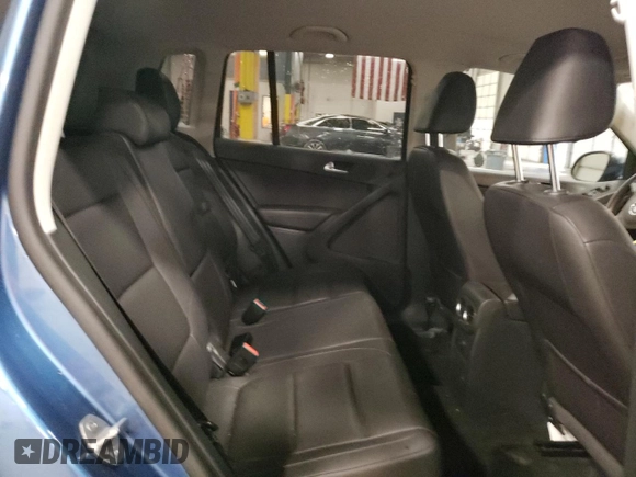 2017 Volkswagen Tiguan S z VIN WVGBV7AX4HK039281, wystawiony jako Copart lot #88013955 z przebiegiem 88 878 mil mil oraz Szkoda całkowita • Salvage title. Historia ofert i sprzedaży dostępna na DreamBid. Obrazek 11.