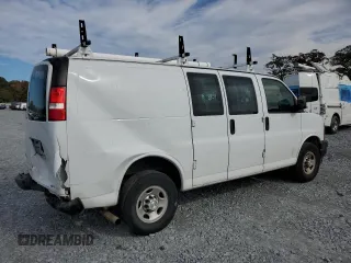 2018 Chevrolet Express Cargo Van with VIN 1GCWGAFP9J1339951, listed as a Copart auction lot 78362654 with 104,409 mi miles and Salvage Title. Bid and sale history available at carsss.com. Image 3.