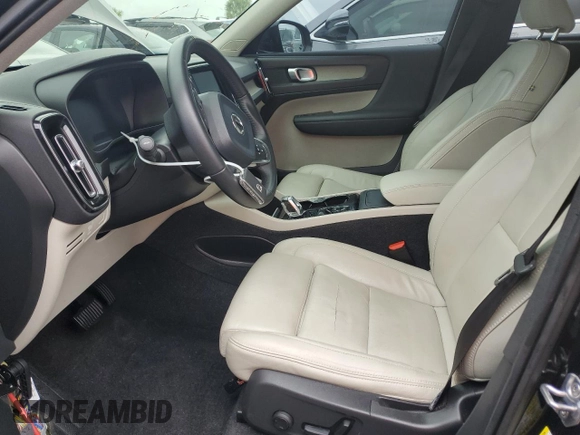 2020 Volvo XC40 Inscription z VIN YV4162UL7L2186709, wystawiony jako Copart lot #74259414 z przebiegiem Nie podano mil oraz Nie do naprawy • Non repairable. Historia ofert i sprzedaży dostępna na DreamBid. Obrazek 7.