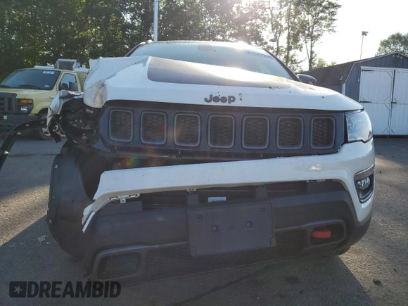 2018 Jeep Compass Trailhawk with VIN 3C4NJDDB9JT451745, listed as a Copart auction lot 61187255 with 88,923 mi miles and Salvage title. Bid and sale history available at DreamBid. Image 5.