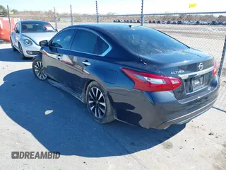 2018 Nissan Altima SR with VIN 1N4AL3AP0JC180577, listed as a IAAI auction lot 41378496 with 89,751 mi miles and . Bid and sale history available at carsss.com. Image 3.