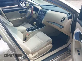 2013 Nissan Altima SV with VIN 1N4AL3AP4DN561907, listed as a IAAI auction lot 42230149 with 189,351 mi miles and . Bid and sale history available at carsss.com. Image 5.