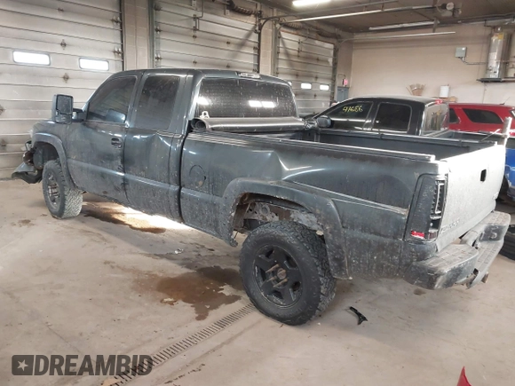 2004 GMC Sierra 1500 SLT with VIN 1GTEK19T24E403053, listed as a IAAI auction lot 41433599 with 162,302 mi miles. Bid and sale history available at carsss.com. Image 3.