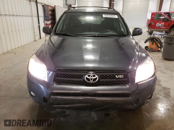 2008 Toyota RAV4 Sport с VIN JTMBK32V285056324, выставлен на аукционе Copart как лот 52859025 с пробегом 186 137 миль миль и Списание • Salvage title. История ставок и продаж доступна на DreamBid. Изображение 5.