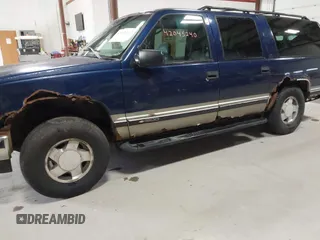 1999 Chevrolet Suburban z VIN 1GNFK16R1XJ409829, wystawiony jako IAAI lot #42045240 z przebiegiem 337 554 mil mil oraz . Historia ofert i sprzedaży dostępna na DreamBid. Obrazek 6.
