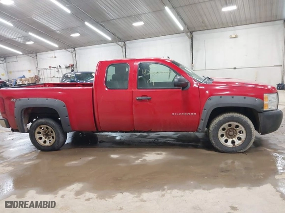 2009 Chevrolet Silverado 1500 Work Truck with VIN 1GCEK19079Z237053, listed as a IAAI auction lot 42036318 with 170,622 mi miles. Bid and sale history available at carsss.com. Image 13.