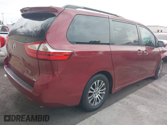 2018 Toyota Sienna XLE Auto Access Seat with VIN 5TDYZ3DC8JS932914, listed as a IAAI auction lot 41178252 with 112,009 mi miles. Bid and sale history available at carsss.com. Image 4.