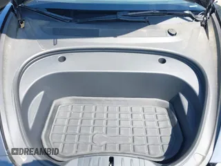 2023 Tesla Model 3 z VIN 5YJ3E1EA7PF413311, wystawiony jako IAAI lot #42442055 z przebiegiem 25 270 mil mil oraz . Historia ofert i sprzedaży dostępna na DreamBid. Obrazek 10.