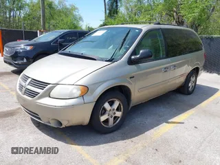 2005 Dodge Caravan SXT with VIN 2D4GP44L35R354679, listed as a IAAI auction lot 42086549 with 225,428 mi miles. Bid and sale history available at carsss.com. Image 2.