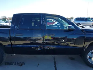 2005 Dodge Dakota SLT z VIN 1D7HE48N15S271078, wystawiony jako IAAI lot #41666707 z przebiegiem 164 180 mil mil oraz . Historia ofert i sprzedaży dostępna na DreamBid. Obrazek 14.