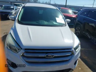 2017 Ford Escape SE with VIN 1FMCU0GD9HUE77231, listed as a IAAI auction lot 41776899 with 71,097 mi miles. Bid and sale history available at carsss.com. Image 6.