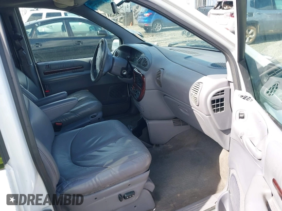 2000 Chrysler Town & Country LXi with VIN 1C4GP54L3YB585152, listed as a IAAI auction lot 41916732 with 190,915 mi miles. Bid and sale history available at carsss.com. Image 5.