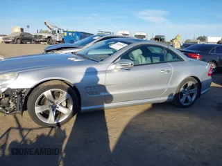 2012 Mercedes-Benz SL 550 z VIN WDBSK7BA1CF169123, wystawiony jako IAAI lot #41636596 z przebiegiem 137 329 mil mil oraz . Historia ofert i sprzedaży dostępna na DreamBid. Obrazek 15.