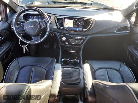 2021 Chrysler Pacifica Hybrid Limited with VIN 2C4RC1S73MR517853, listed as a Copart auction lot 88283675 with 27,900 mi miles and Salvage title. Bid and sale history available at DreamBid. Image 8.
