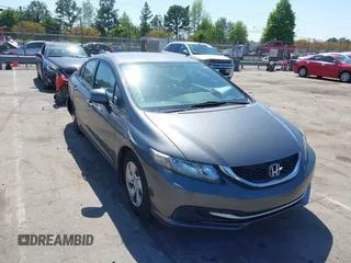 2013 Honda Civic LX z VIN 19XFB2F59DE097151, wystawiony jako IAAI lot #41995359 z przebiegiem 140 251 mil mil oraz . Historia ofert i sprzedaży dostępna na DreamBid. Obrazek 1.