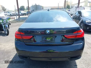 2017 BMW 7 Series 750i with VIN WBA7F0C37HGM22205, listed as a IAAI auction lot 40033800 with 70,581 mi miles. Bid and sale history available at carsss.com. Image 16.