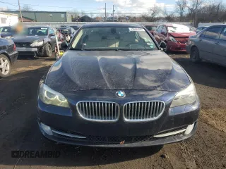 2012 BMW 5 Series 550i xDrive z VIN WBAFU9C58CC788178, wystawiony jako Copart lot #42806645 z przebiegiem 95 447 mil mil oraz Szkoda całkowita • Salvage title. Historia ofert i sprzedaży dostępna na DreamBid. Obrazek 5.
