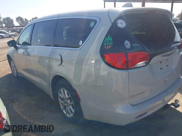2017 Chrysler Pacifica Touring with VIN 2C4RC1DG6HR633826, listed as a IAAI auction lot 42170041 with 143,481 mi miles and . Bid and sale history available at DreamBid. Image 3.