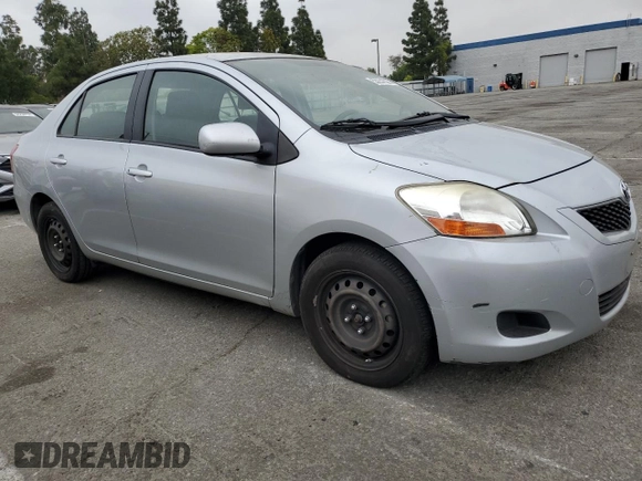 2009 Toyota Yaris z VIN JTDBT903691327542, wystawiony jako Copart lot #53231525 z przebiegiem 161 477 mil mil oraz Szkody całkowita. Historia ofert i sprzedaży dostępna na DreamBid. Obrazek 4.