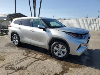 2022 Toyota Highlander LE with VIN 5TDBZRBH2NS183959, listed as a Copart auction lot 49261773 with 38,555 mi miles and . Bid and sale history available at DreamBid. Image 4.