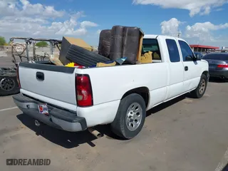 2005 Chevrolet Silverado 1500 LS with VIN 2GCEC19V351168700, listed as a IAAI auction lot 42018925 with 229,386 mi miles. Bid and sale history available at carsss.com. Image 4.